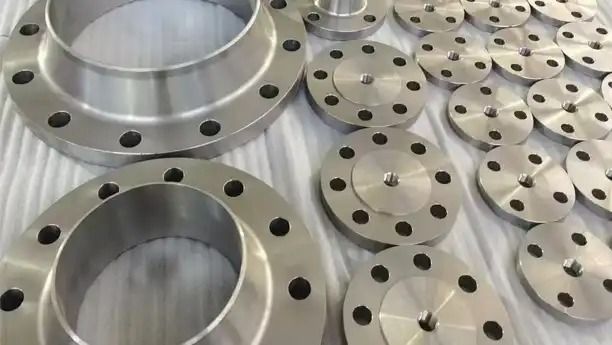 Inconel 686 vs Hastelloy C-276: Best Flange Material for Mixed Acids
